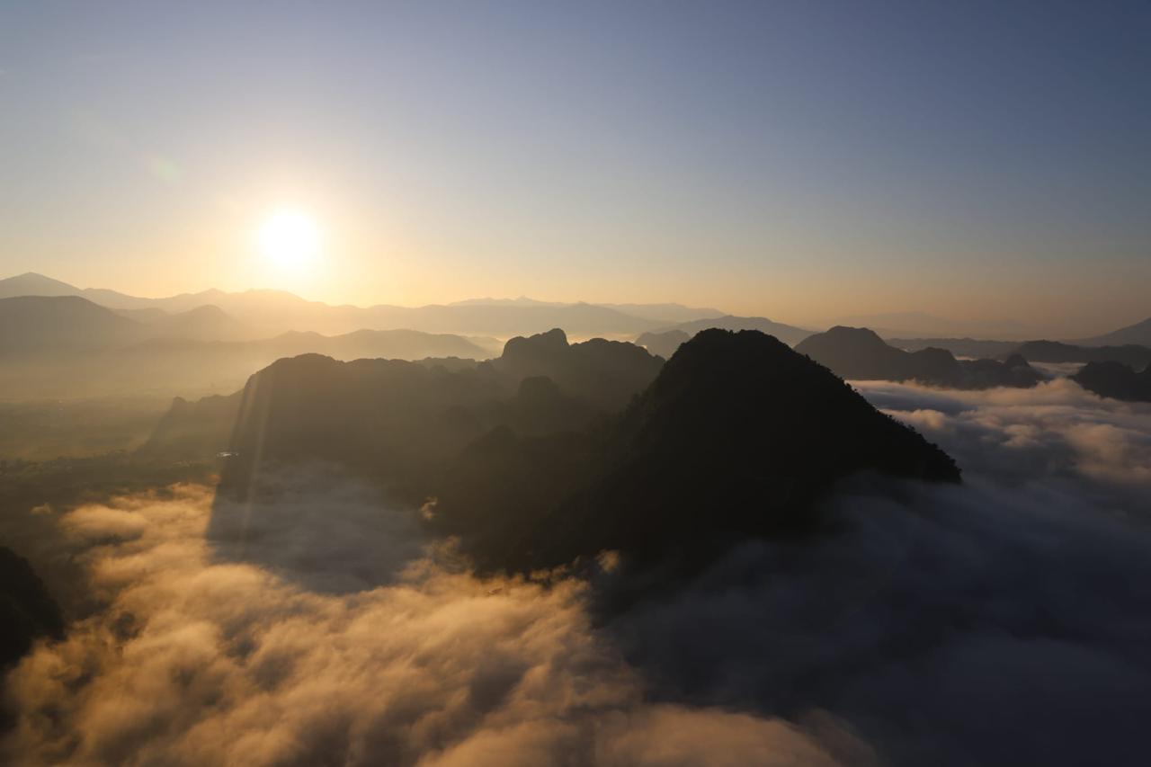 Balloon Over Mountain (Booking 5days before departure )