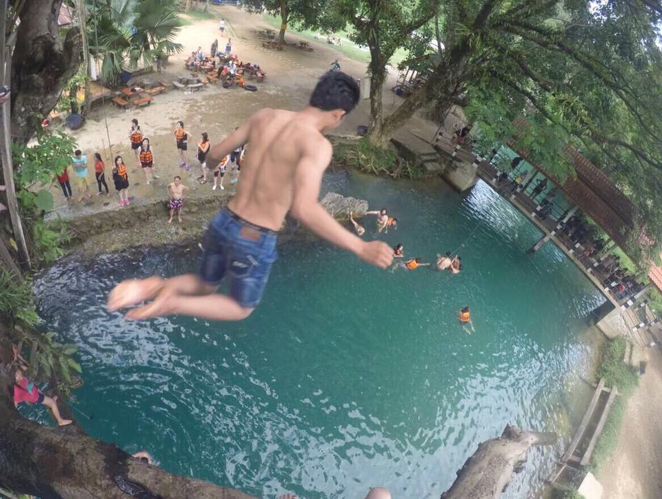Vangvieng Kayaking-Zipline-Blue lagoon-Views point